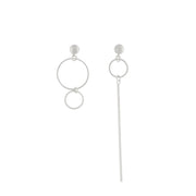 THEIA ASYMMETRICAL RING EARRING SILVER PLATING