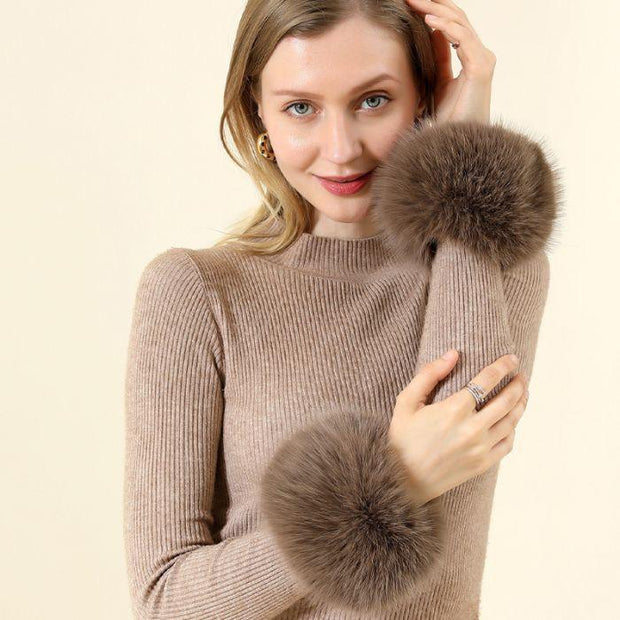 FAUX FUR CUFFS IN BROWN