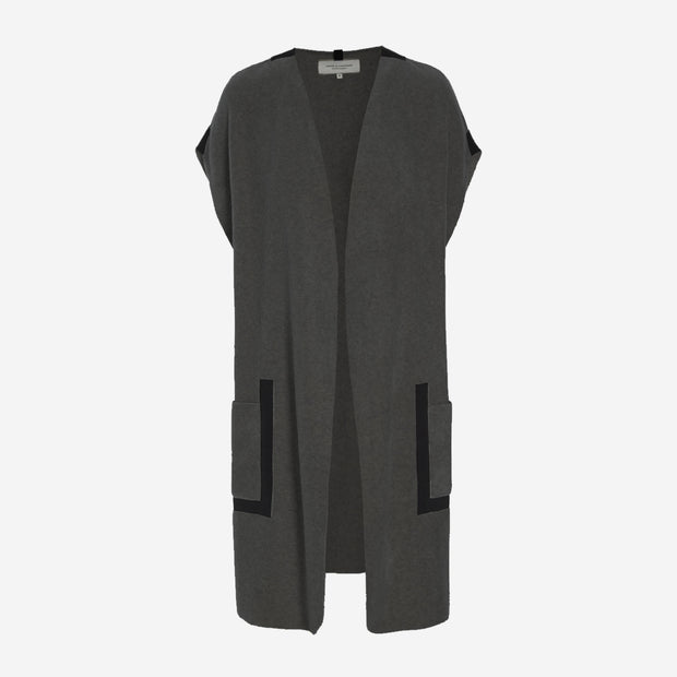 SLEEVELESS VEST