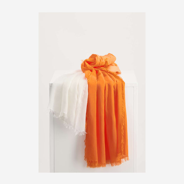 LIGHT SCARF WITH A GRADIENT