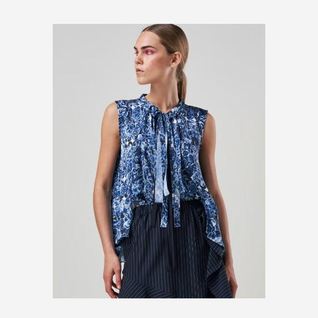 GLAMOUR SLEEVELESS FLORAL PRINTED TOP WITH TASSEL-TIE COLLAR